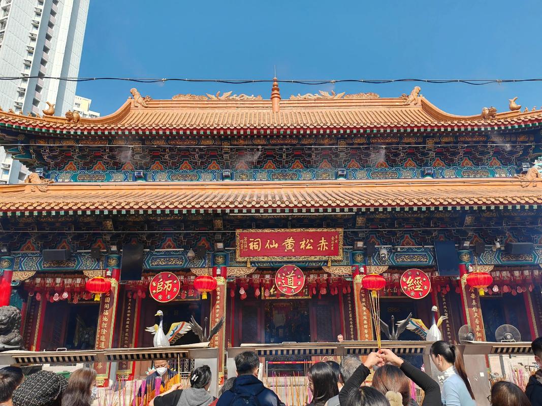 2025新澳门黄大仙和脖子被扎多根烧烤签与被烧烤签子扎出血了